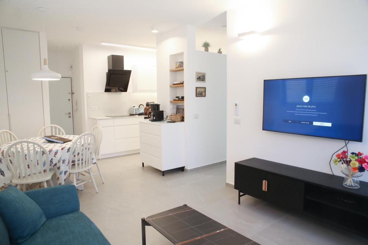 Apartment Bugrashov - Charming, Amazing & Quiet 2 *
